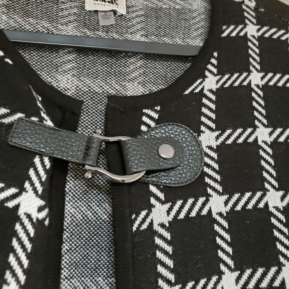 Woman's NWT Anne Klein sweater - Picture 6 of 9